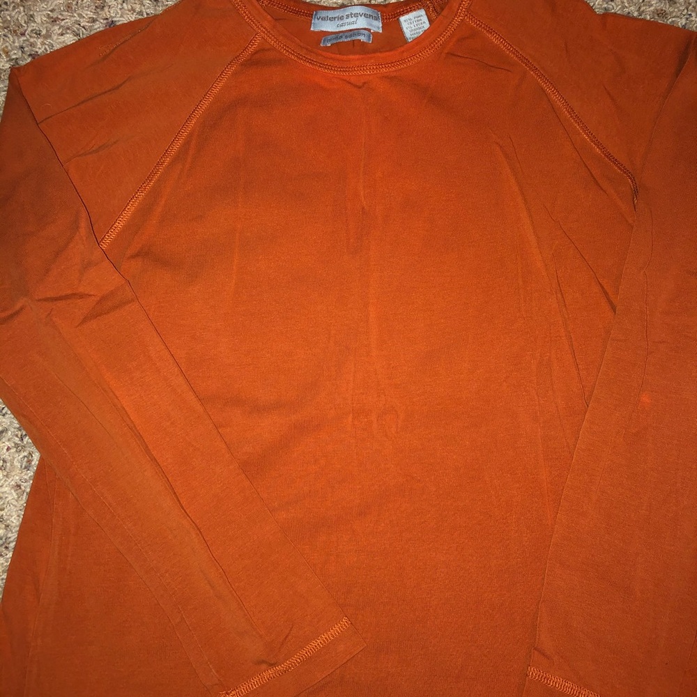Women’s Valerie Stevens long sleeved shirt, Size M